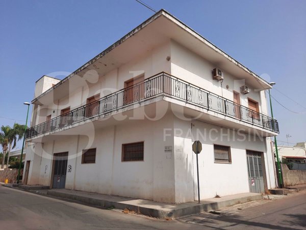 casa indipendente in vendita a Racale