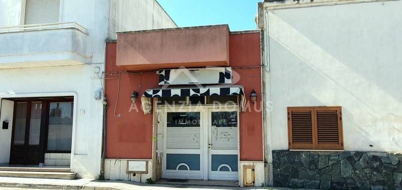 negozio in vendita a Racale in zona Torre Suda