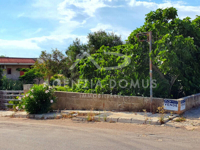terreno edificabile in vendita a Racale in zona Torre Suda