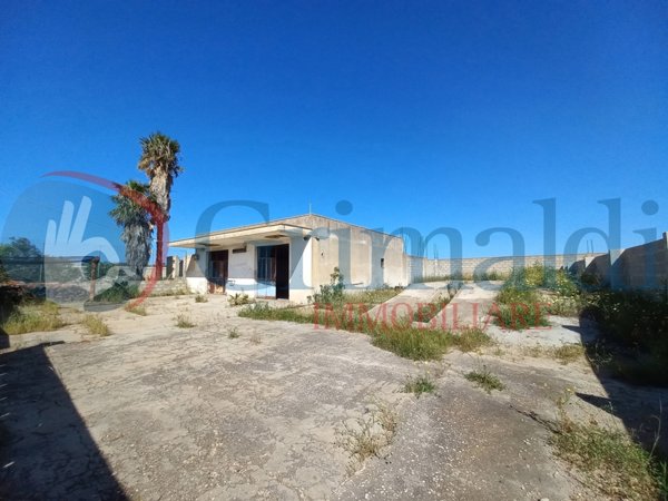 locale di sgombero in vendita a Racale