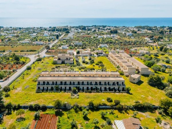 negozio in vendita a Racale in zona Torre Suda