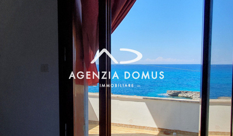 casa indipendente in vendita a Racale in zona Torre Suda