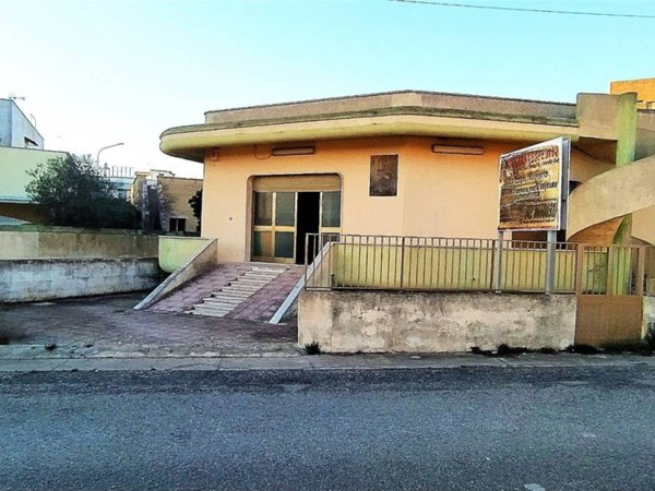 negozio in vendita a Racale in zona Torre Suda