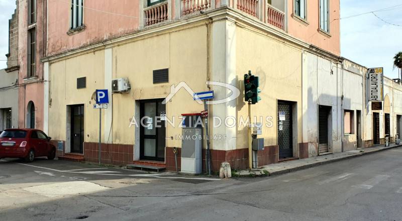 locale commerciale in vendita a Racale in zona Torre Suda