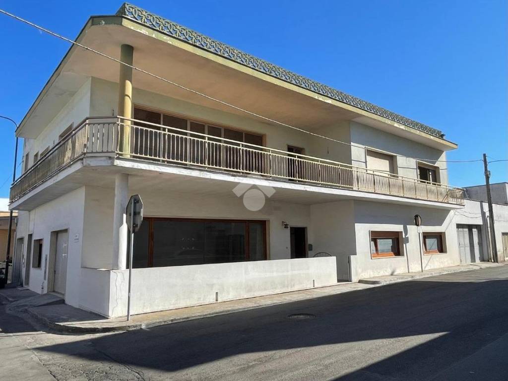 casa indipendente in vendita a Racale