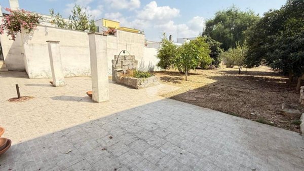 casa indipendente in vendita a Racale