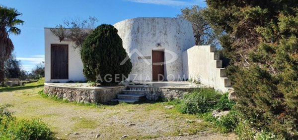 casa indipendente in vendita a Racale in zona Torre Suda