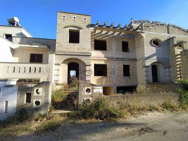 pentavano in vendita a Racale