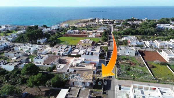 casa indipendente in vendita a Racale in zona Torre Suda