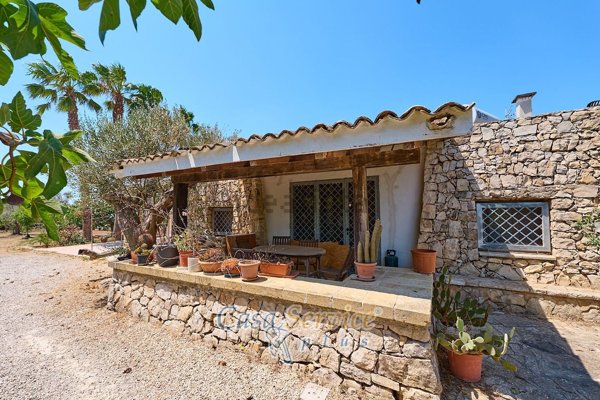 casa indipendente in vendita a Racale