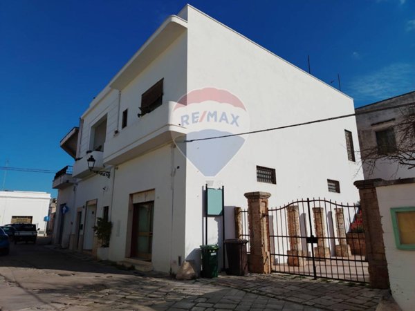 casa indipendente in vendita a Racale