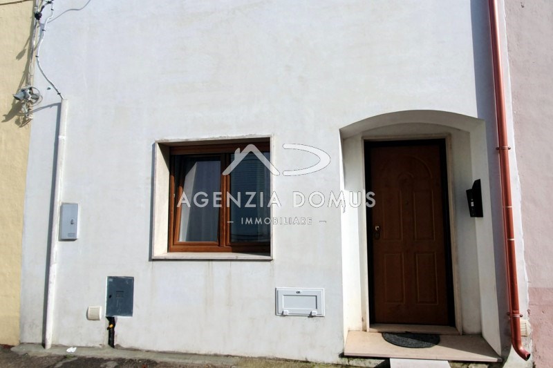 casa indipendente in vendita a Racale in zona Torre Suda