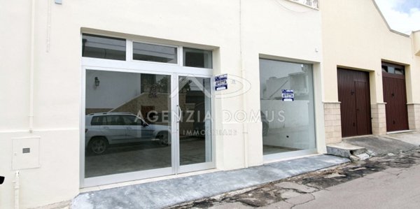 locale di sgombero in vendita a Racale in zona Torre Suda