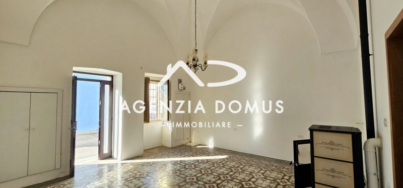 casa indipendente in vendita a Racale in zona Torre Suda