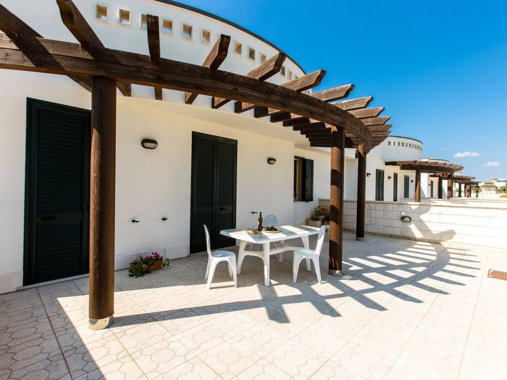 casa indipendente in vendita a Racale in zona Torre Suda