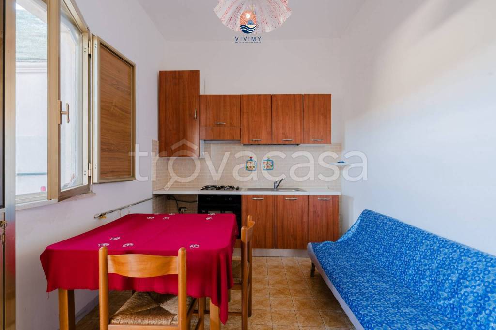 casa indipendente in vendita a Racale in zona Torre Suda