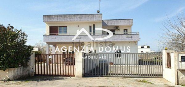 locale commerciale in vendita a Racale