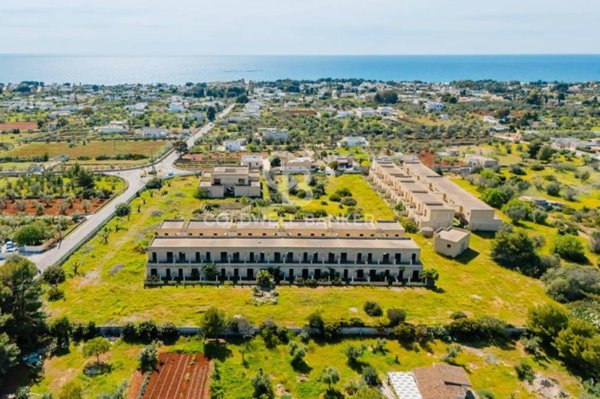 negozio in vendita a Racale in zona Torre Suda