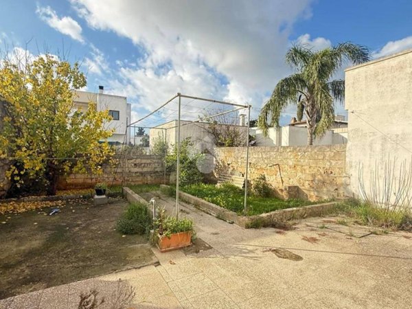 casa indipendente in vendita a Racale