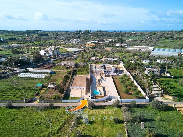 locale commerciale in vendita a Racale