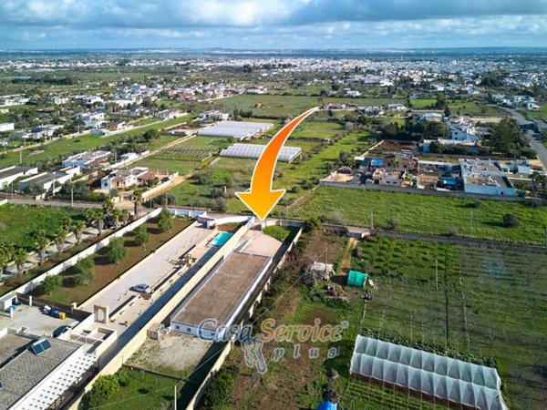 locale commerciale in vendita a Racale