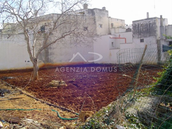 terreno edificabile in vendita a Racale in zona Torre Suda