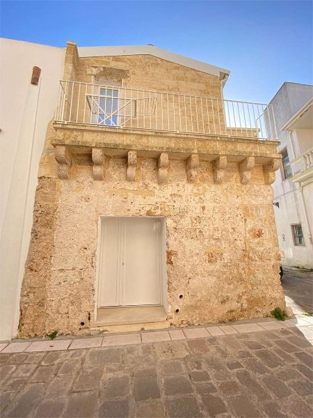 casa indipendente in vendita a Racale