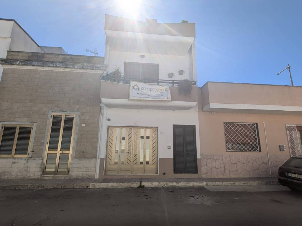 casa indipendente in vendita a Racale