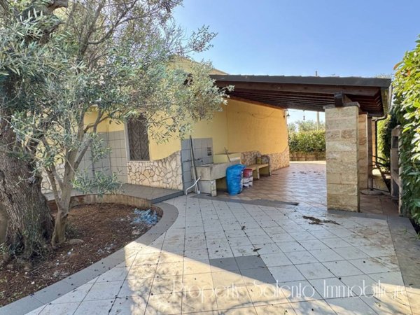 casa indipendente in vendita a Racale