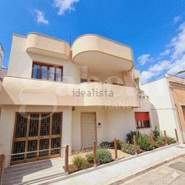 casa indipendente in vendita a Racale