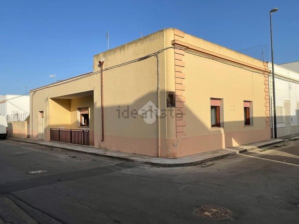 casa indipendente in vendita a Racale