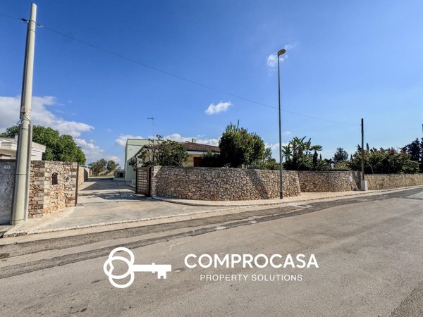 casa indipendente in vendita a Racale