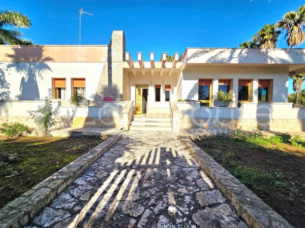 casa indipendente in vendita a Racale