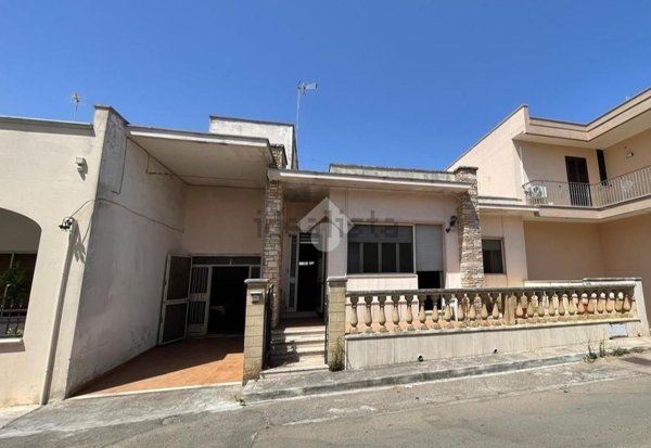 casa indipendente in vendita a Racale