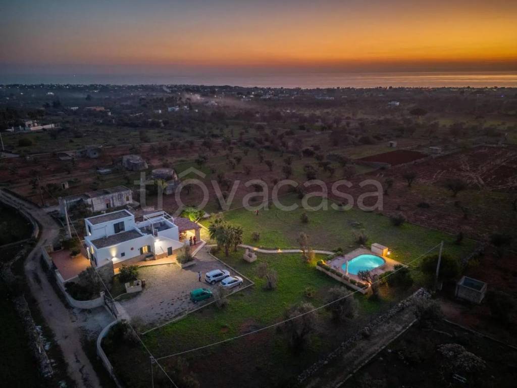 casa indipendente in vendita a Racale in zona Torre Suda