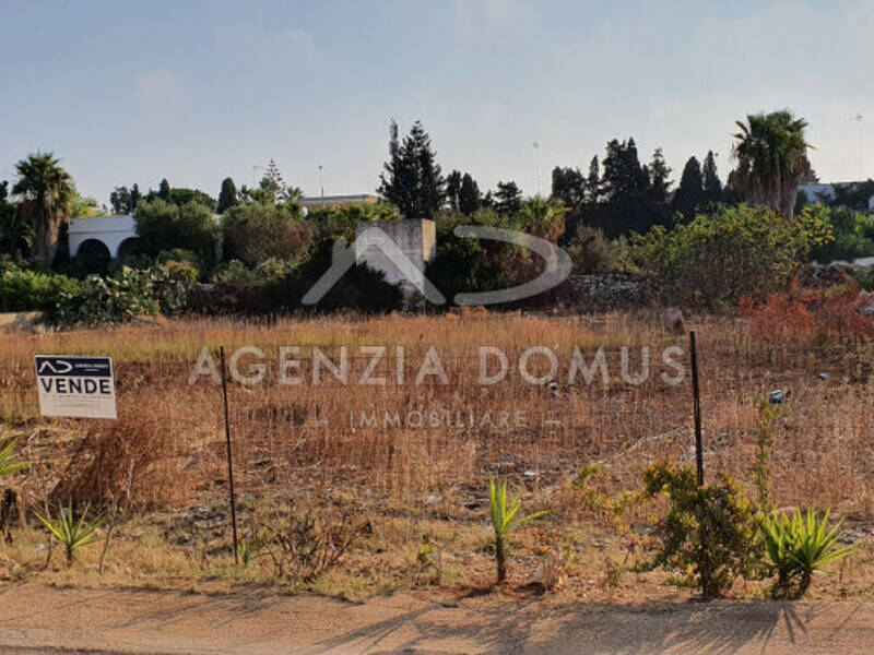 terreno edificabile in vendita a Racale in zona Torre Suda