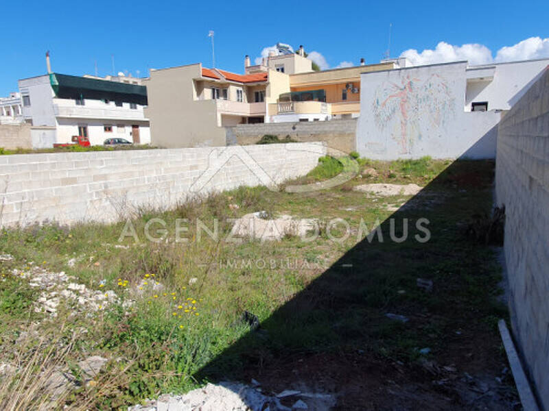 terreno edificabile in vendita a Racale in zona Torre Suda