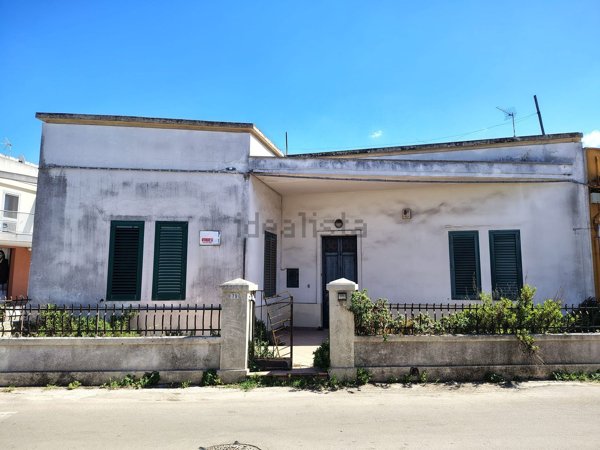casa indipendente in vendita a Racale
