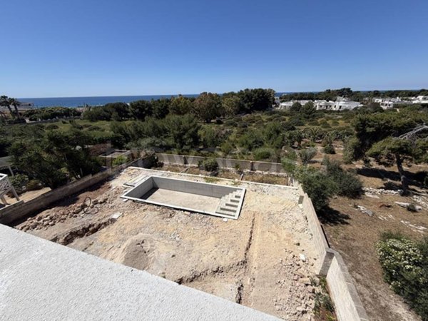 casa indipendente in vendita a Racale in zona Torre Suda