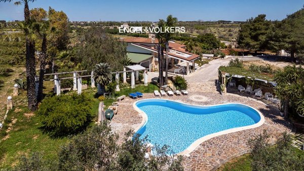 casa indipendente in vendita a Racale