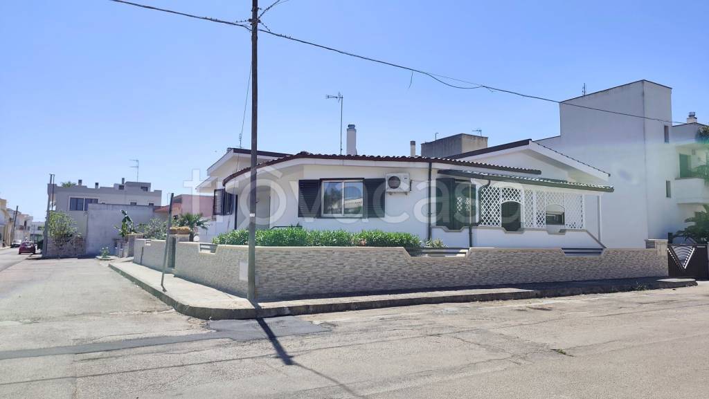 casa indipendente in vendita a Racale