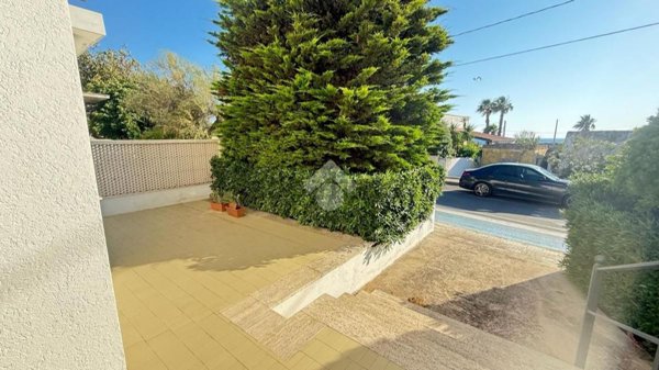 casa indipendente in vendita a Racale in zona Torre Suda