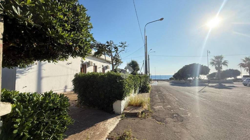 casa indipendente in vendita a Racale in zona Torre Suda