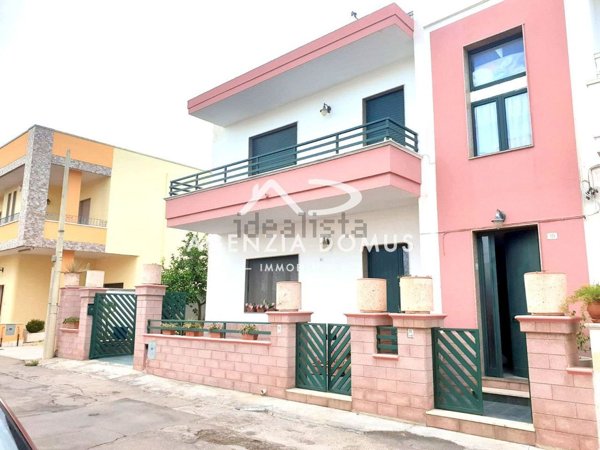 casa indipendente in vendita a Racale
