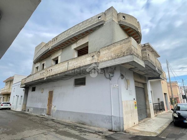 casa indipendente in vendita a Racale