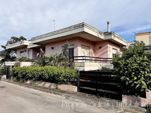 casa indipendente in vendita a Racale