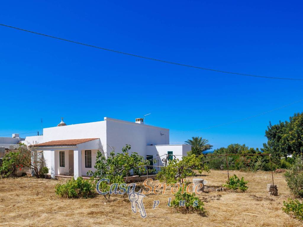 casa indipendente in vendita a Racale in zona Torre Suda