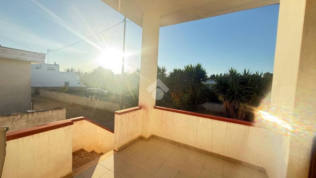 casa indipendente in vendita a Racale in zona Torre Suda