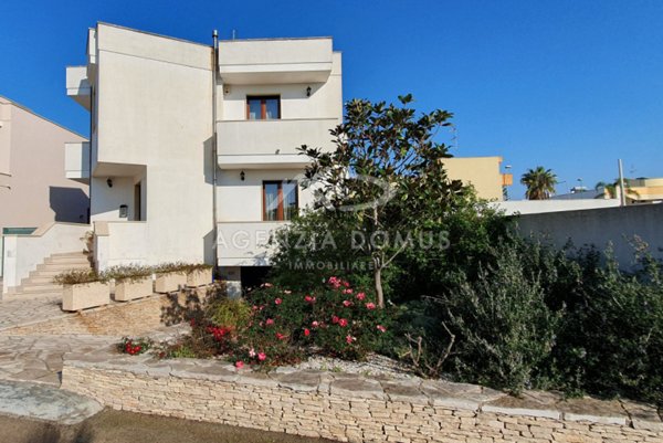 casa indipendente in vendita a Racale