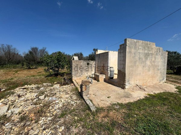 casale in vendita a Racale in zona Torre Suda